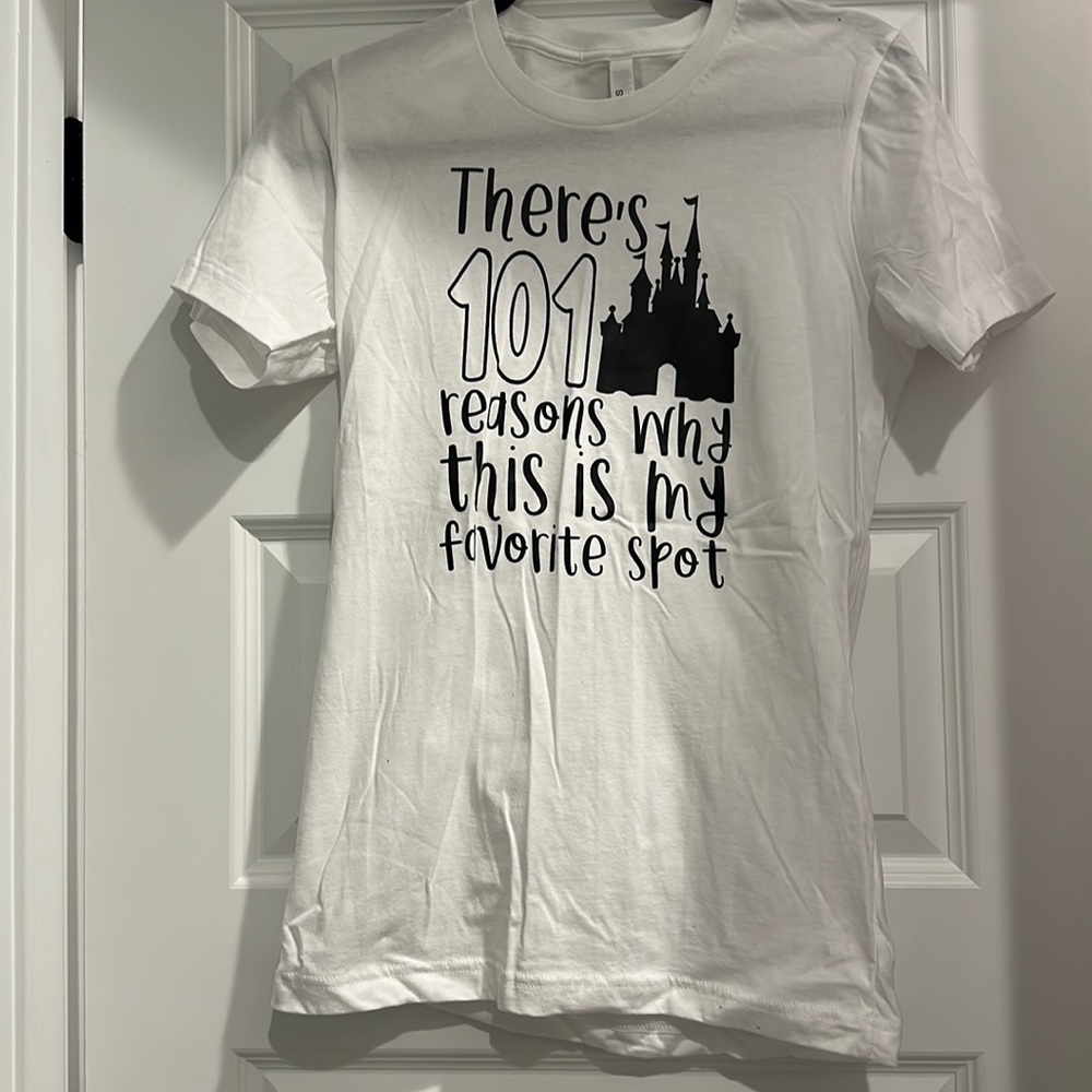 NWOT Women’s Disney 101 Dalmatians T-Shirt